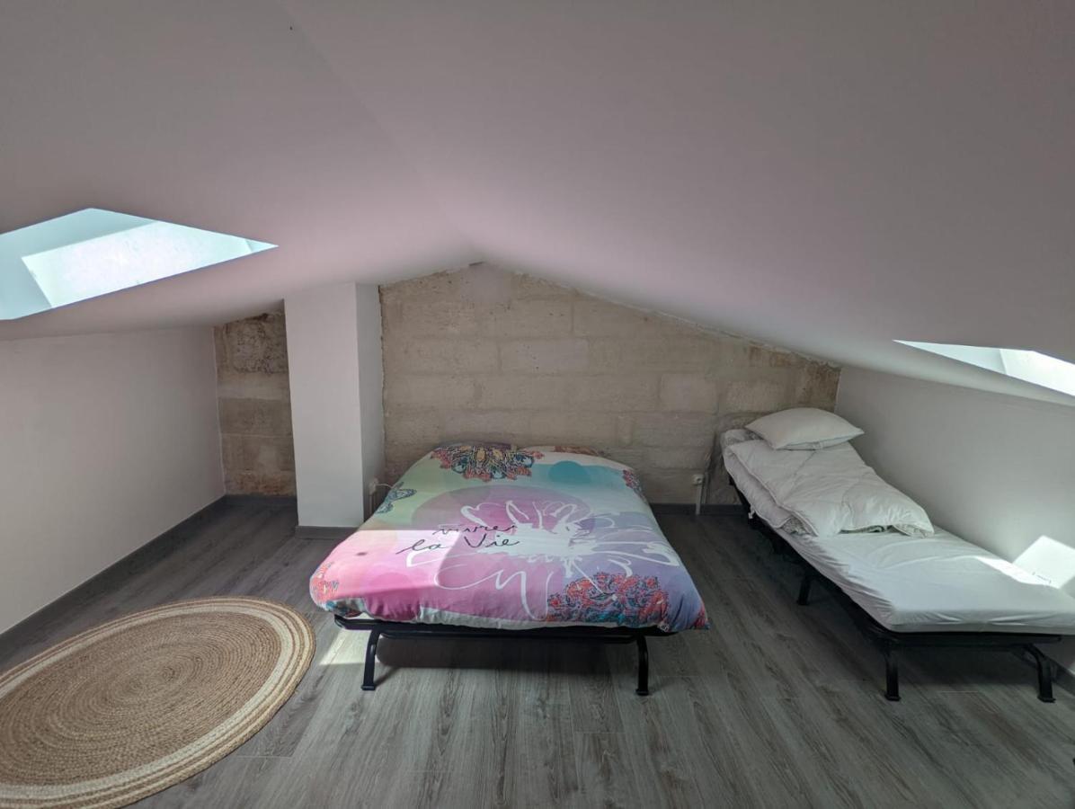 App design au centre des remparts d’Aigues-Mortes. Extérieur photo
